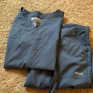 Greys Anatomy scrub set.